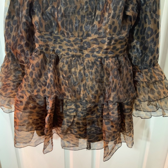 Loragal Leopard Print Deep V Neck Ruffle Mini Dress Size Small NW - Picture 8 of 10